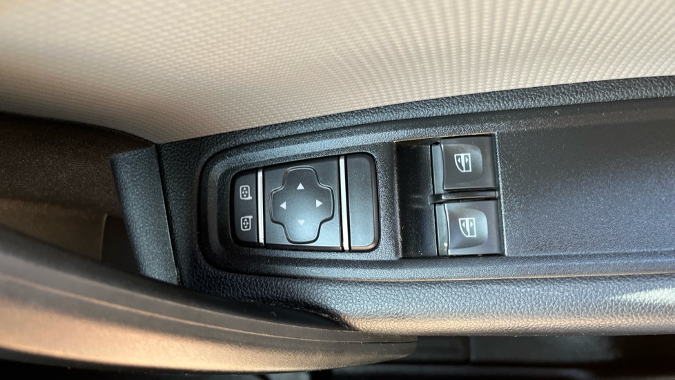 Renault Kangoo L1 Petrol ML19 TCe 100 Advance Van - Image 42