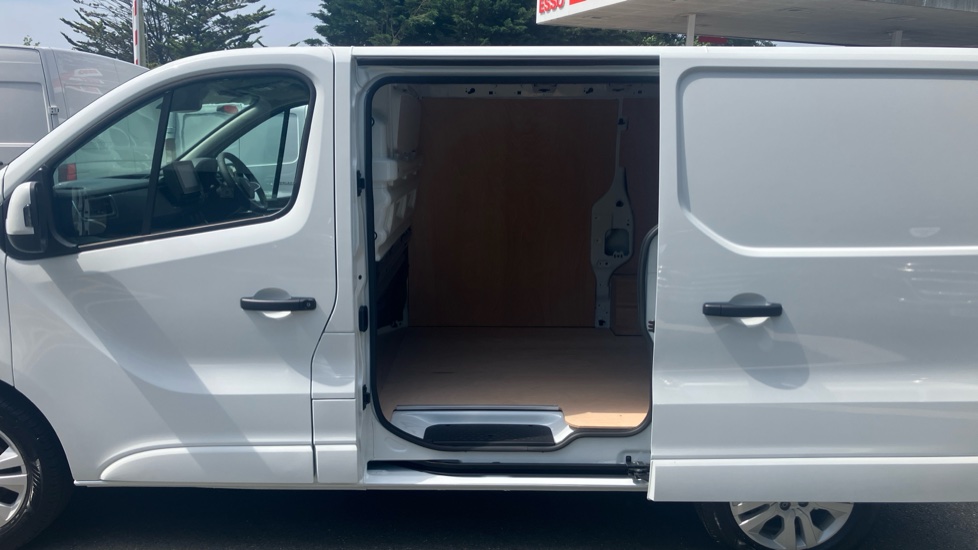 Renault Trafic Swb Diesel SL30 Blue dCi 150 Extra [Safety] Van EAG9 - Image 5