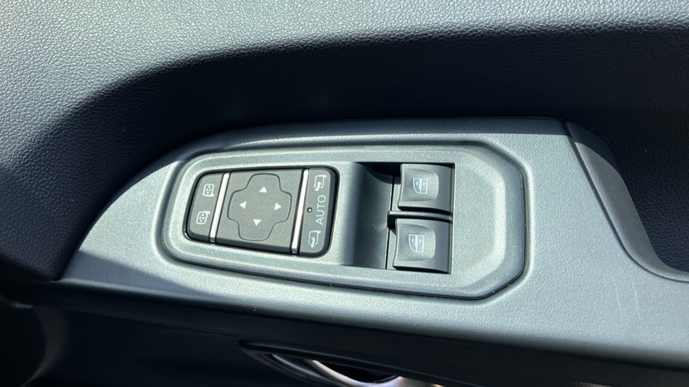 Renault Trafic Swb Diesel SL30 Blue dCi 150 Extra [Safety] Van EAG9 - Image 22