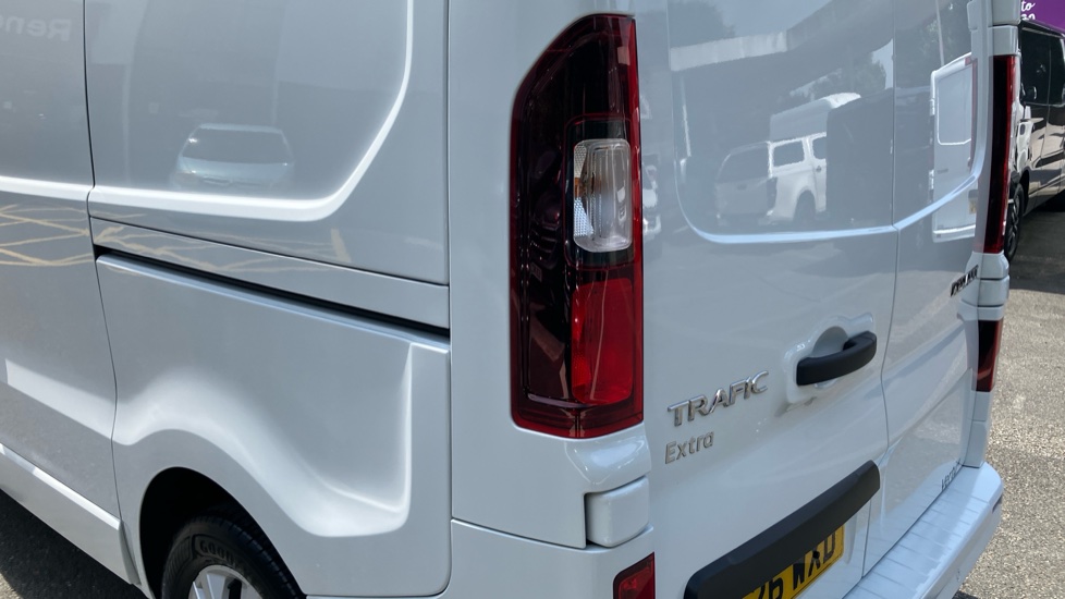 Renault Trafic Swb Diesel SL30 Blue dCi 150 Extra [Safety] Van EAG9 - Image 34