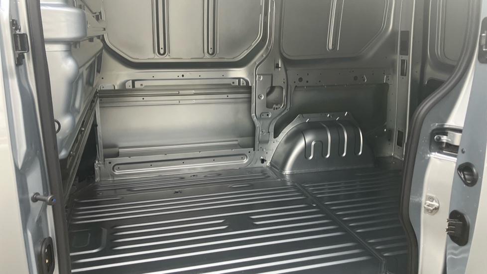 Renault Trafic Swb Diesel SL30 Blue dCi 130 Advance [Safety] Van - Image 5