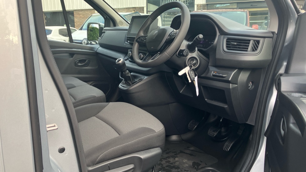 Renault Trafic Swb Diesel SL30 Blue dCi 130 Advance [Safety] Van - Image 6
