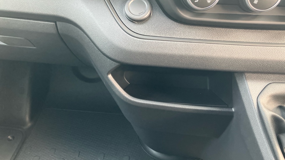 Renault Trafic Swb Diesel SL30 Blue dCi 130 Advance [Safety] Van - Image 24