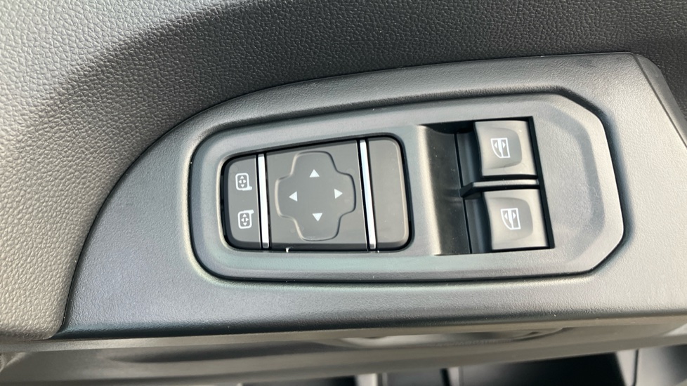 Renault Trafic Swb Diesel SL30 Blue dCi 130 Advance [Safety] Van - Image 38