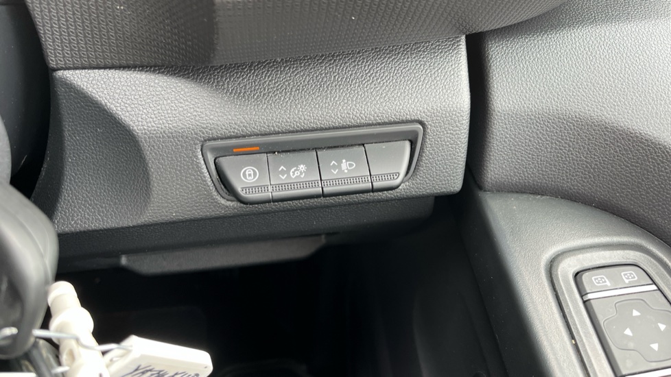 Renault Trafic Swb Diesel SL30 Blue dCi 130 Advance [Safety] Van - Image 46