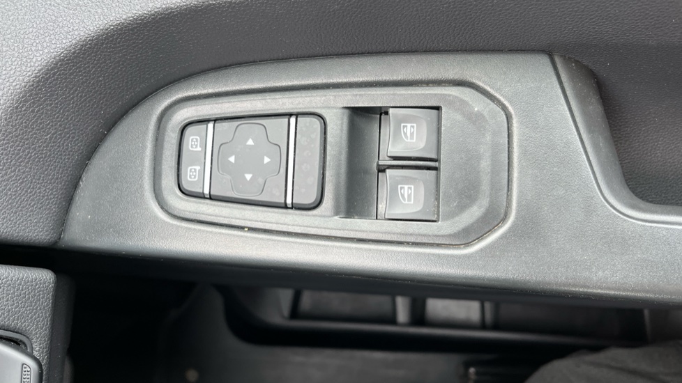 Renault Trafic Swb Diesel SL30 Blue dCi 130 Advance [Safety] Van - Image 47