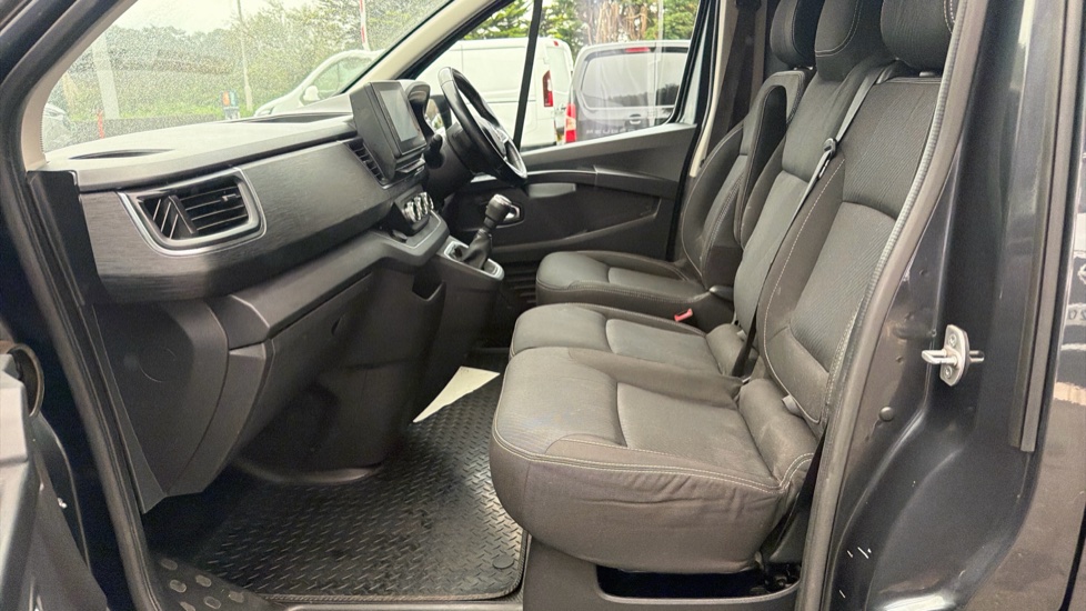 Renault Trafic Lwb Diesel LL30 Blue dCi 150 Sport+ Van - Image 13