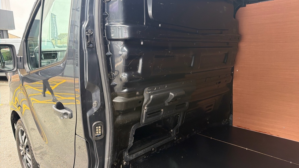 Renault Trafic Lwb Diesel LL30 Blue dCi 150 Sport+ Van - Image 18