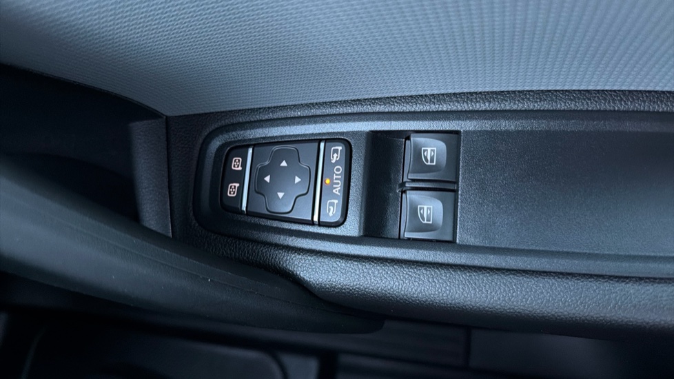 Renault Kangoo L1 Diesel ML19 Blue dCi 95 Extra Van - Image 35