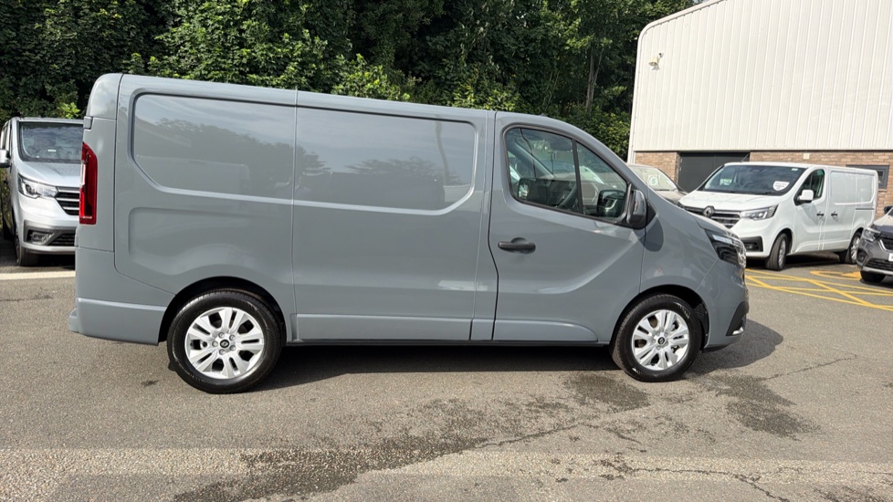 Renault Trafic Swb Diesel SL30 Blue dCi 130 Extra [Safety] Van - Image 9