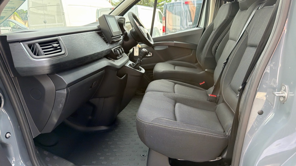 Renault Trafic Swb Diesel SL30 Blue dCi 130 Extra [Safety] Van - Image 13