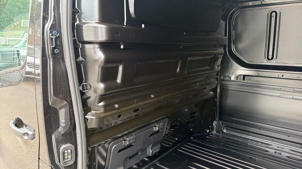Renault Trafic Lwb Diesel LL30 Blue dCi 130 Extra [Safety] Van - Image 18