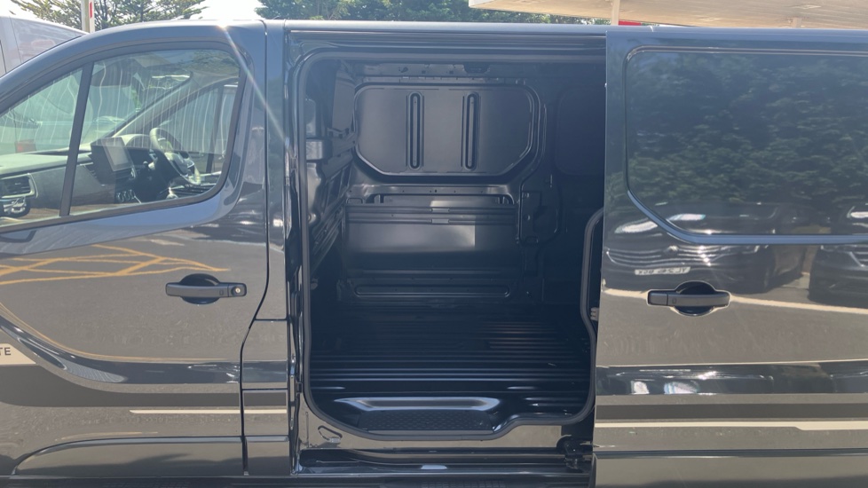 Renault Trafic Lwb Diesel LL30 Blue dCi 150 Graphite Edition Van - Image 5