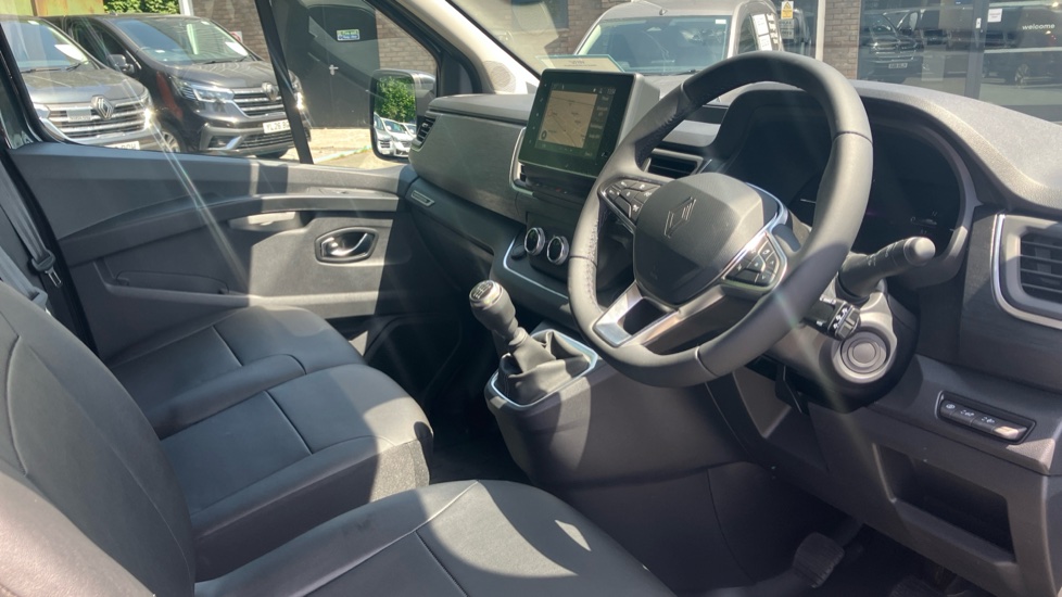 Renault Trafic Lwb Diesel LL30 Blue dCi 150 Graphite Edition Van - Image 6