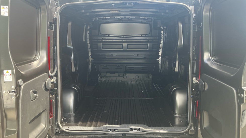 Renault Trafic Swb Diesel SL30 Blue dCi 130 Extra [Safety] Van - Image 12