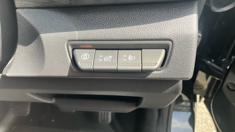 Renault Trafic Swb Diesel SL30 Blue dCi 130 Extra [Safety] Van - Image 25