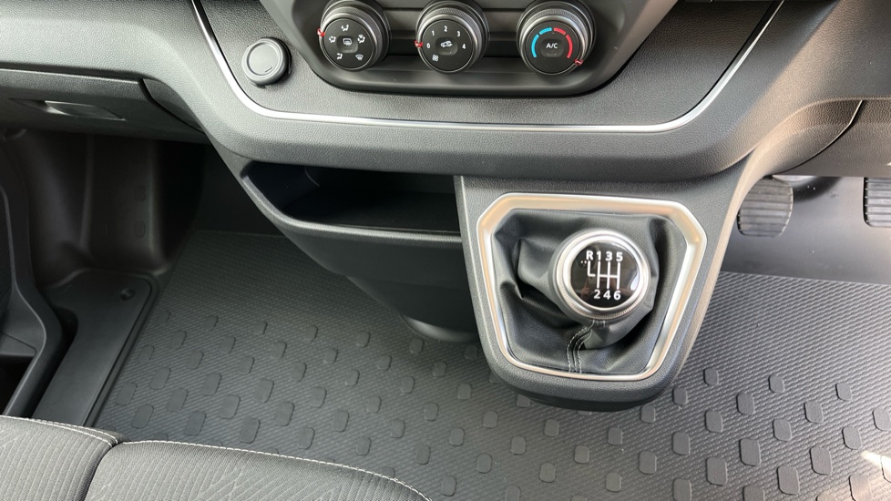 Renault Trafic Swb Diesel SL30 Blue dCi 150 Extra [Safety] Van - Image 31