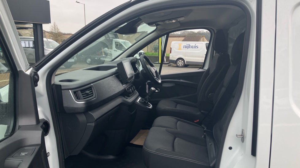 Renault Trafic Swb Diesel SL30 Blue dCi 150 Extra [Safety] Van - Image 13