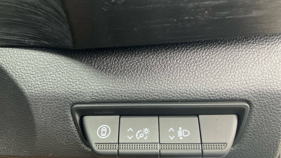 Renault Trafic Swb Diesel SL30 Blue dCi 150 Extra [Safety] Van - Image 21