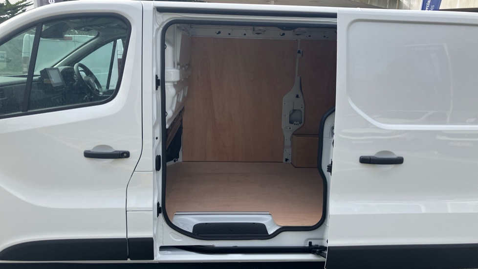 Renault Trafic Swb Diesel SL30 Blue dCi 150 Advance [Safety] Van EAG9 - Image 4