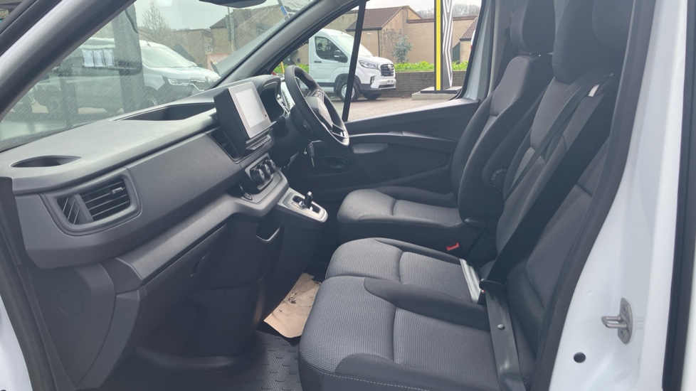 Renault Trafic Swb Diesel SL30 Blue dCi 150 Advance [Safety] Van EAG9 - Image 12