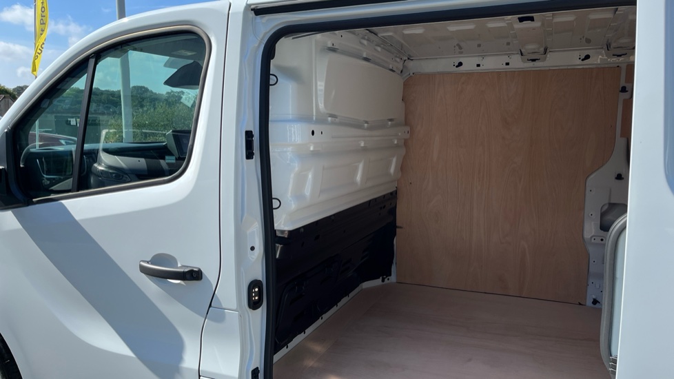 Renault Trafic Swb Diesel SL30 Blue dCi 150 Extra [Safety] Van EAG9 - Image 18