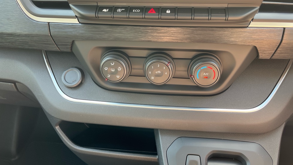 Renault Trafic Swb Diesel SL30 Blue dCi 150 Extra [Safety] Van EAG9 - Image 30