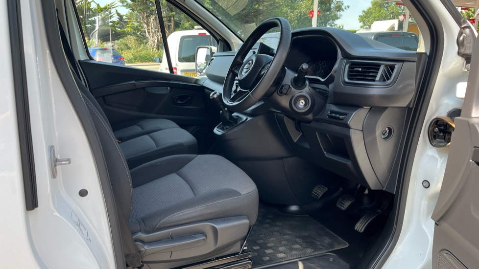 Nissan Primastar 28 L1 Diesel 2.0 dCi 110ps H1 Acenta Van - Image 6