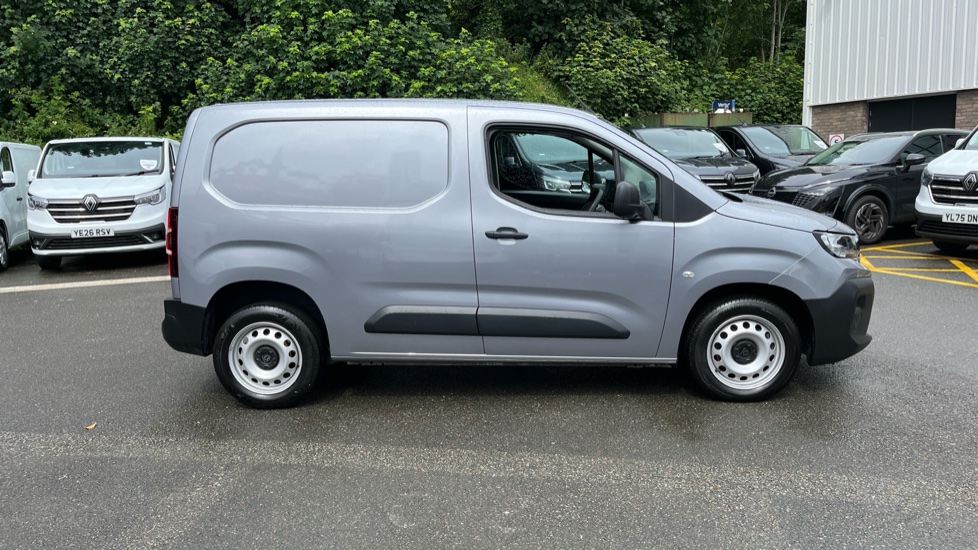 Peugeot Partner Standard Diesel 1.5 BlueHDi 100 Professional Van - Image 9