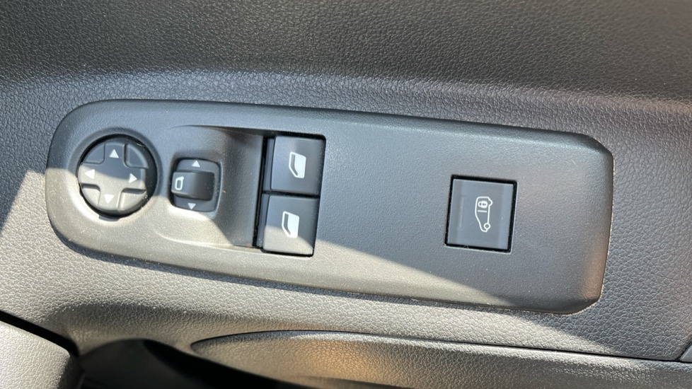 Peugeot Partner Standard Diesel 1.5 BlueHDi 100 Professional Van - Image 43