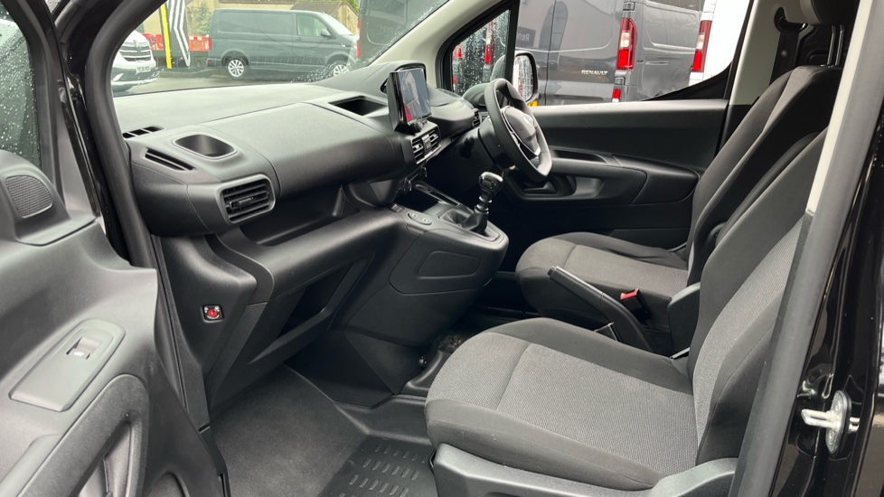 Peugeot Partner Standard Diesel 1.5 BlueHDi 100 Professional Van - Image 13