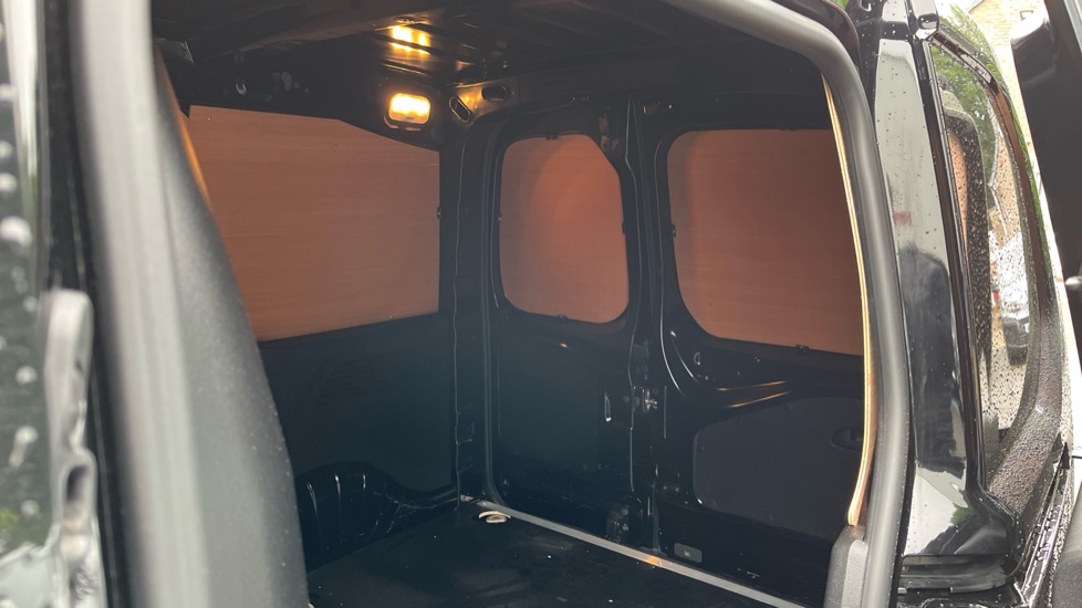 Peugeot Partner Standard Diesel 1.5 BlueHDi 100 Professional Van - Image 14