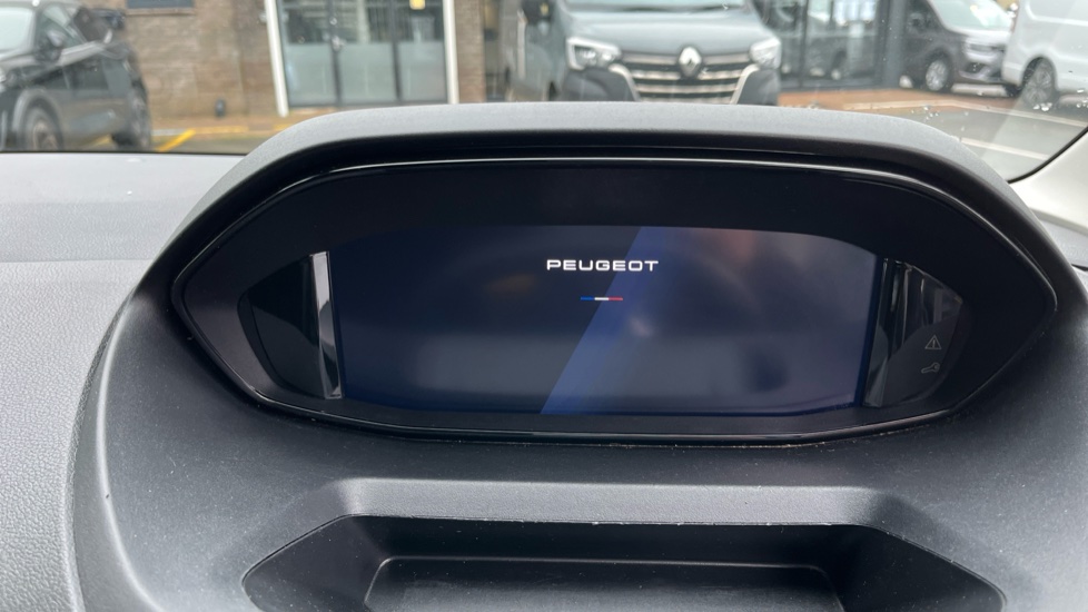 Peugeot Partner Standard Diesel 1.5 BlueHDi 100 Professional Van - Image 19