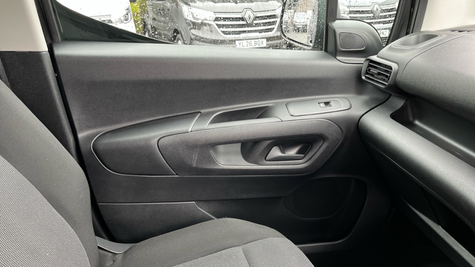 Peugeot Partner Standard Diesel 1.5 BlueHDi 100 Professional Van - Image 21