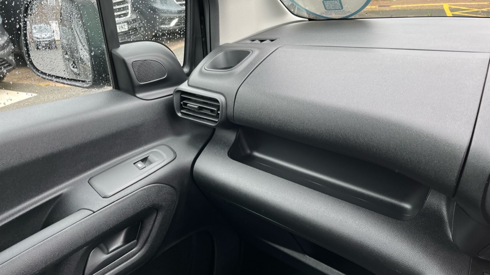 Peugeot Partner Standard Diesel 1.5 BlueHDi 100 Professional Van - Image 23
