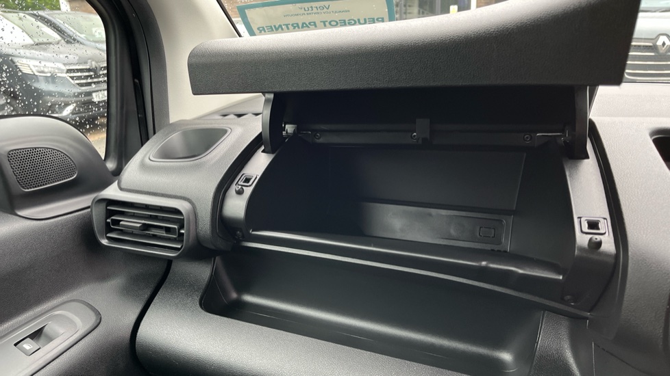 Peugeot Partner Standard Diesel 1.5 BlueHDi 100 Professional Van - Image 24