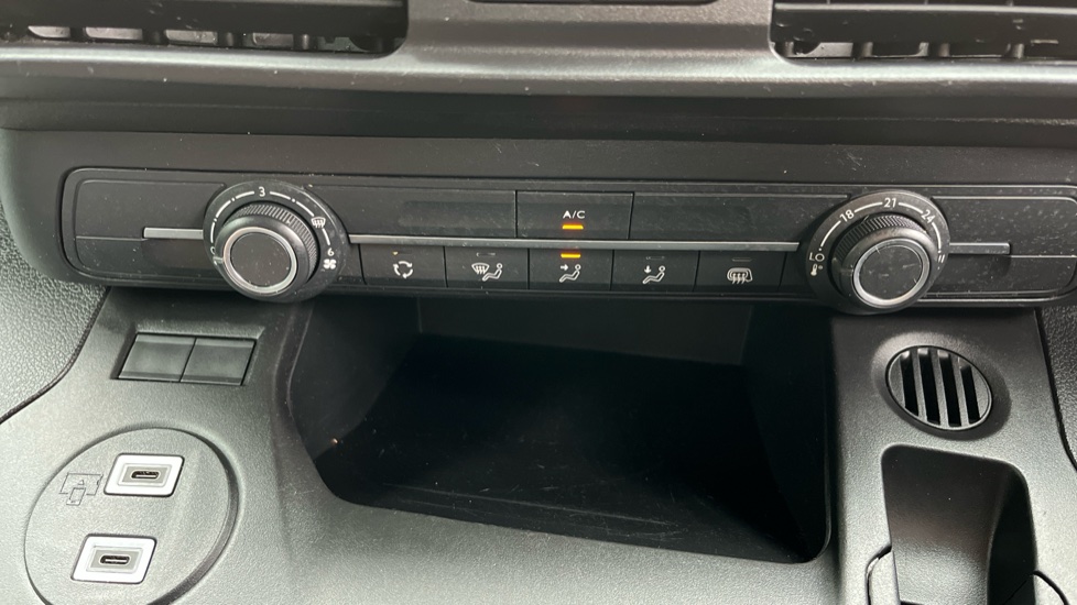 Peugeot Partner Standard Diesel 1.5 BlueHDi 100 Professional Van - Image 28