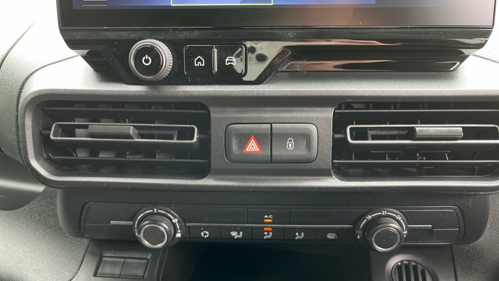Peugeot Partner Standard Diesel 1.5 BlueHDi 100 Professional Van - Image 29