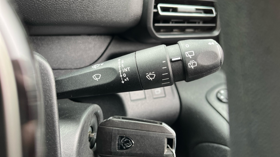 Peugeot Partner Standard Diesel 1.5 BlueHDi 100 Professional Van - Image 37