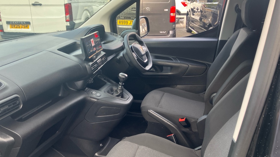 Peugeot Partner Standard Diesel 1.5 BlueHDi 100 Professional Van - Image 13