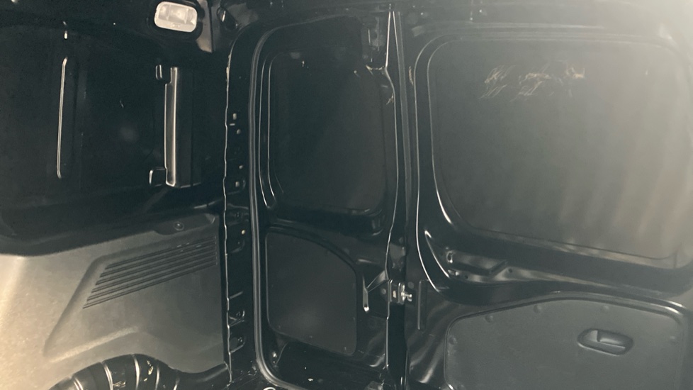 Peugeot Partner Standard Diesel 1.5 BlueHDi 100 Professional Van - Image 14