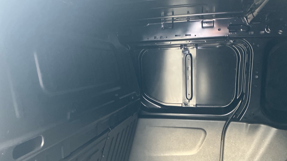 Peugeot Partner Standard Diesel 1.5 BlueHDi 100 Professional Van - Image 18