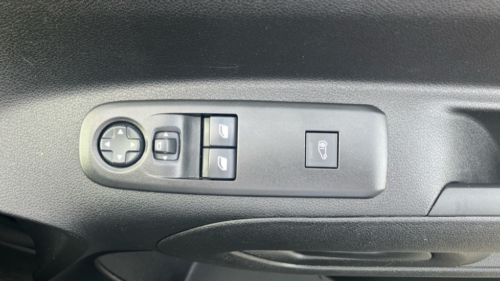 Peugeot Partner Standard Diesel 1.5 BlueHDi 100 Professional Van - Image 21