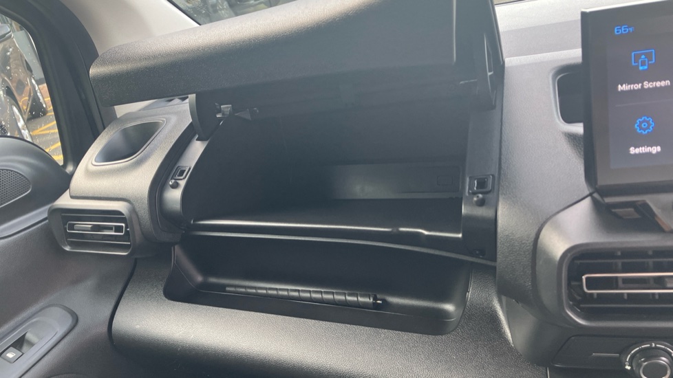 Peugeot Partner Standard Diesel 1.5 BlueHDi 100 Professional Van - Image 25