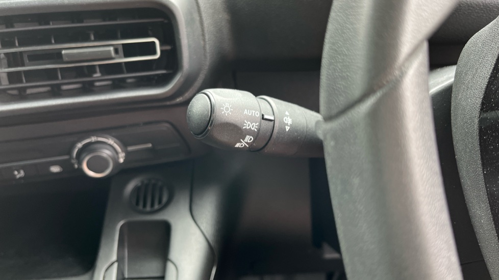Peugeot Partner Standard Diesel 1.5 BlueHDi 100 Professional Van - Image 42