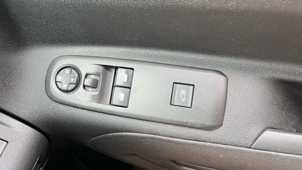 Peugeot Partner Standard Diesel 1.5 BlueHDi 100 Professional Van - Image 46