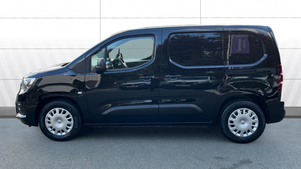 Vauxhall Combo Cargo E-L1 2300 100kW Sportive 50kWh H1 Van Auto - Image 4