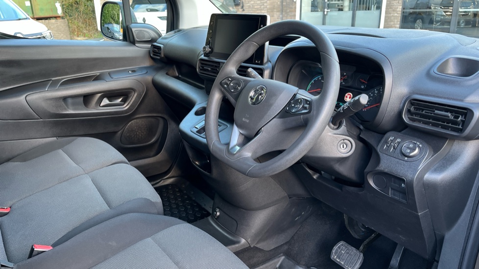 Vauxhall Combo Cargo E-L1 2300 100kW Sportive 50kWh H1 Van Auto - Image 6
