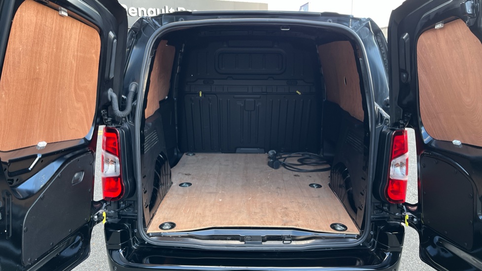 Vauxhall Combo Cargo E-L1 2300 100kW Sportive 50kWh H1 Van Auto - Image 12