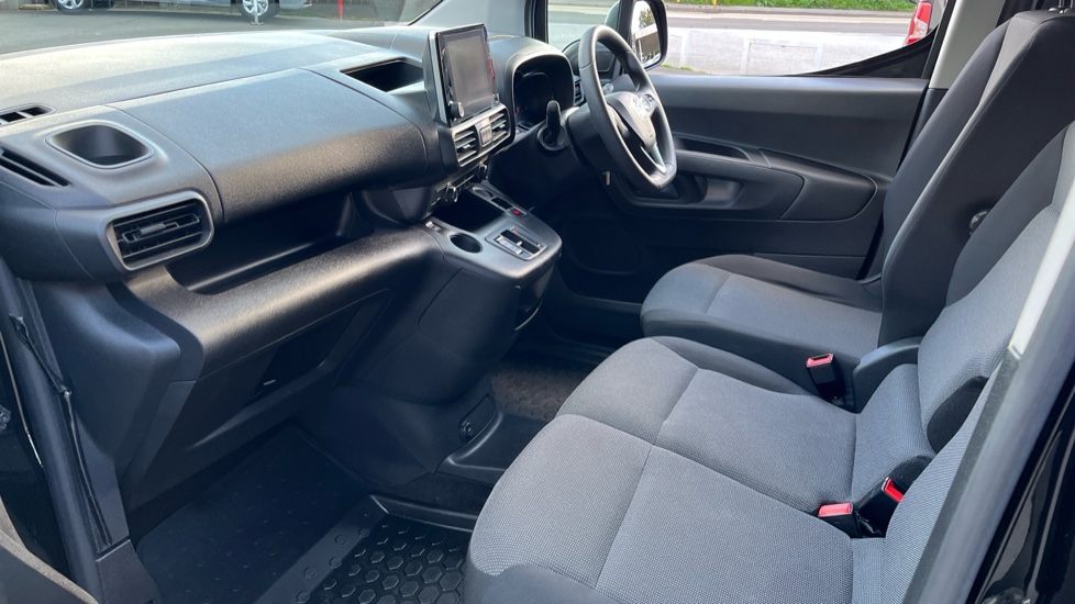 Vauxhall Combo Cargo E-L1 2300 100kW Sportive 50kWh H1 Van Auto - Image 13